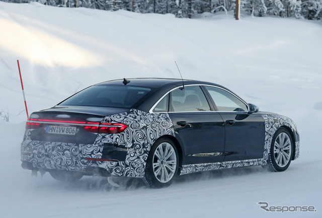 アウディ S8 改良新型プロトタイプ(スクープ写真)