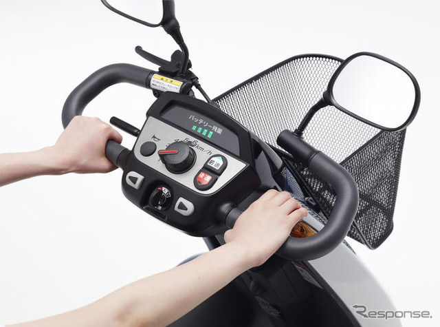 ホンダ モンパル ML200 に新色を追加