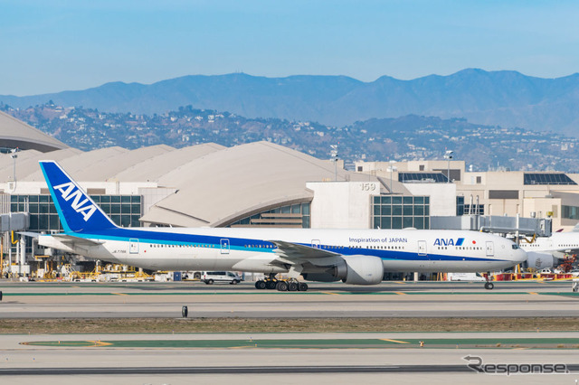 米ロサンゼルス空港のANA機