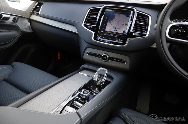 ボルボ XC90 Recharge プラグインハイブリッド T8 AWD