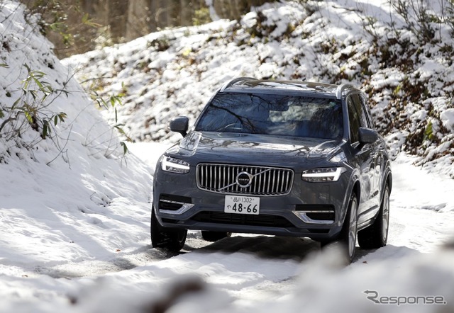 ボルボ XC90 Recharge プラグインハイブリッド T8 AWD