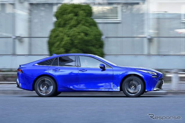 トヨタ MIRAI 新型(Z“Executive Package”)