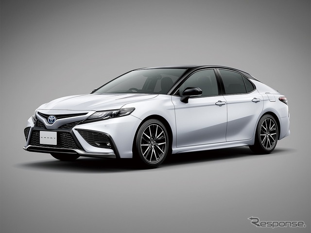 トヨタ カムリ WSレザーパッケージ(アティチュードブラックマイカ×プラチナホワイトパールマイカ)