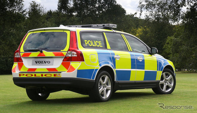 ボルボ V70 新型…イギリス警察に配備決定!!