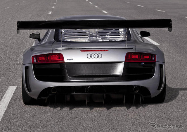 アウディ R8 レーシングバージョン …一般ユーザーに市販化