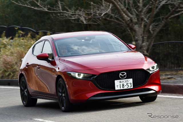 マツダ3 SKYACTIV-X 新型(ファストバック Xバーガンディセレクション 6MT)