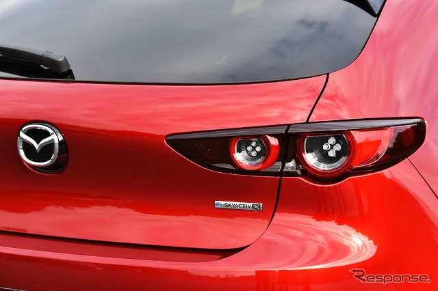 マツダ3 SKYACTIV-X 新型(ファストバック Xバーガンディセレクション 6MT)