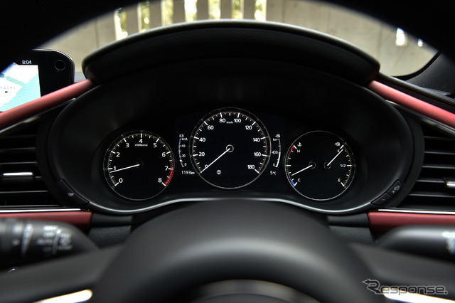 マツダ3 SKYACTIV-X 新型(ファストバック Xバーガンディセレクション 6MT)