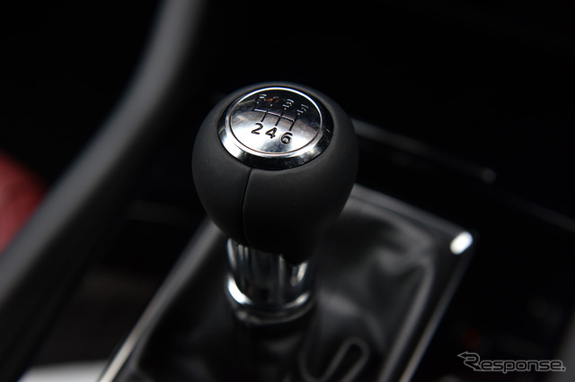 マツダ3 SKYACTIV-X 新型(ファストバック Xバーガンディセレクション 6MT)