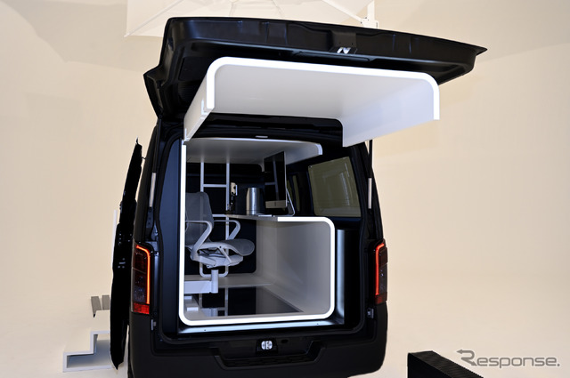 日産 NV350 CARAVAN OFFICE POD CONCEPT