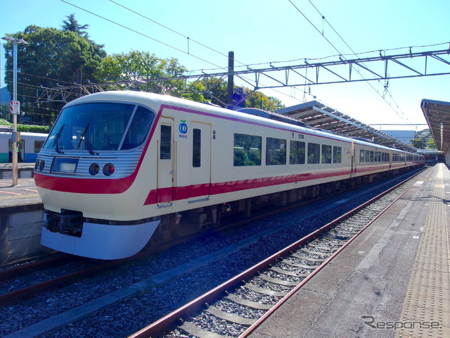 西武新宿線のみでの運用となっている10000系も、2月13日～3月7日の土休日に限り運休に。写真はニューレッドアロー“クラシック”こと、10000系10105編成。
