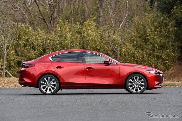 マツダ3 SKYACTIV-D 新型(セダン プロアクティブツーリングセレクション 6AT)