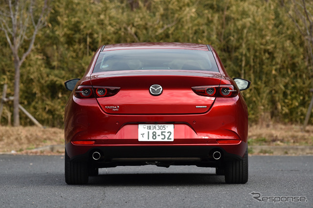 マツダ3 SKYACTIV-D 新型(セダン プロアクティブツーリングセレクション 6AT)
