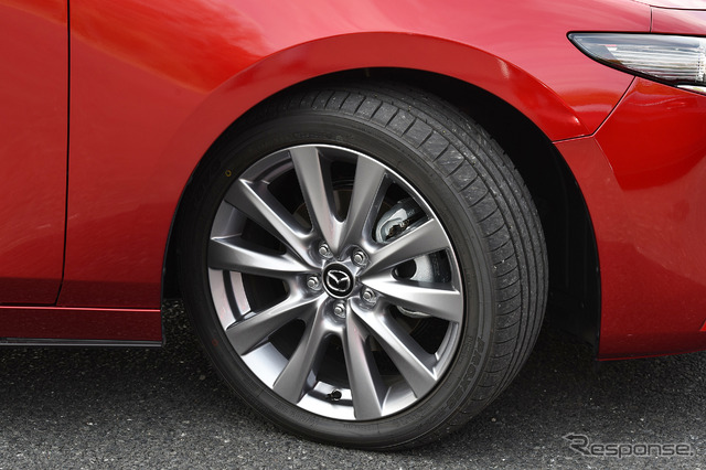 マツダ3 SKYACTIV-D 新型(セダン プロアクティブツーリングセレクション 6AT)