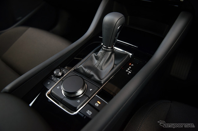 マツダ3 SKYACTIV-D 新型(セダン プロアクティブツーリングセレクション 6AT)