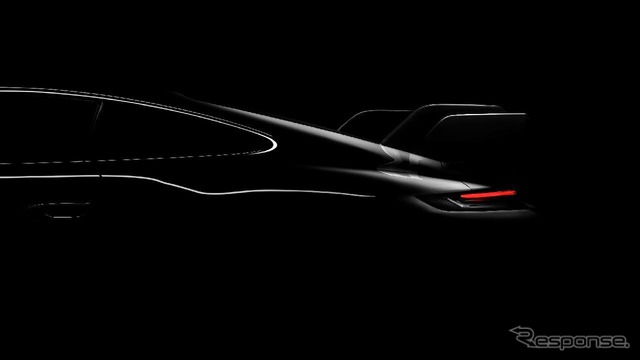 ポルシェの新型車のティザーイメージ