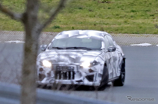 フェラーリ初のSUV「プロサングエ」プロトタイプ(スクープ写真)
