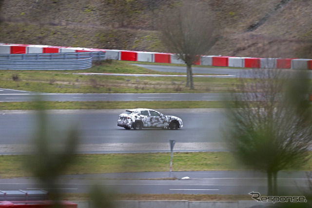 フェラーリ初のSUV「プロサングエ」プロトタイプ(スクープ写真)
