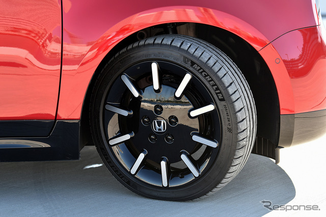 ホンダe アドバンス(写真は17インチ)
