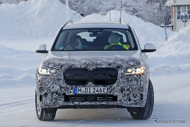BMW iX3 改良新型プロトタイプ(スクープ写真)