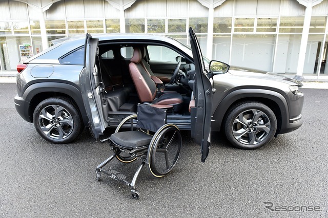 マツダ MX-30 EV 自立支援車両(「Self-empowerment Driving Vehicle」)
