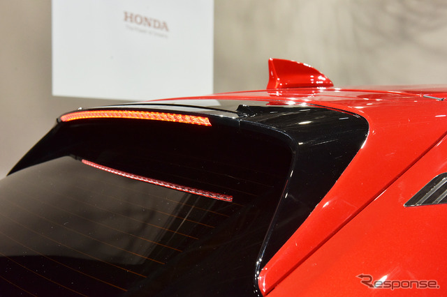 ホンダ ヴェゼル 新型(ホンダアクセス 純正アクセサリー装着車)