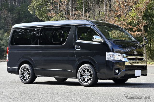 レイズ【Gram Lights AZURE 57BNX】推奨サイズ:18×8J Inset20/カラー:シャイニングシルバー/タイヤサイズ:225/50R18