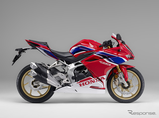 ホンダ CBR250RR（グランプリレッド・ストライプ）