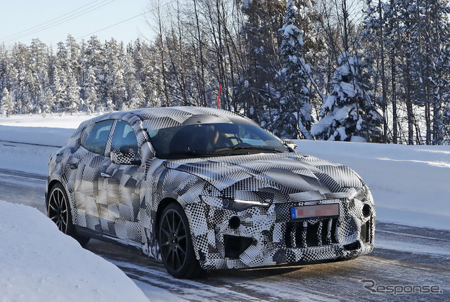 フェラーリ プロサングエ(仮)開発車両(スクープ写真)