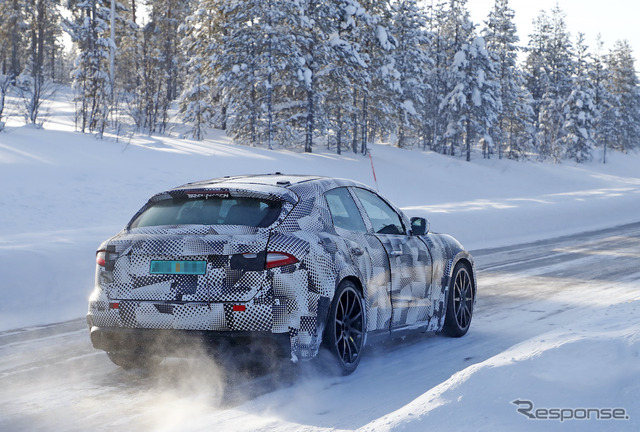 フェラーリ プロサングエ（仮）開発車両（スクープ写真）