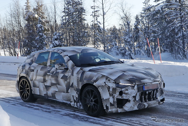 フェラーリ プロサングエ(仮)開発車両(スクープ写真)
