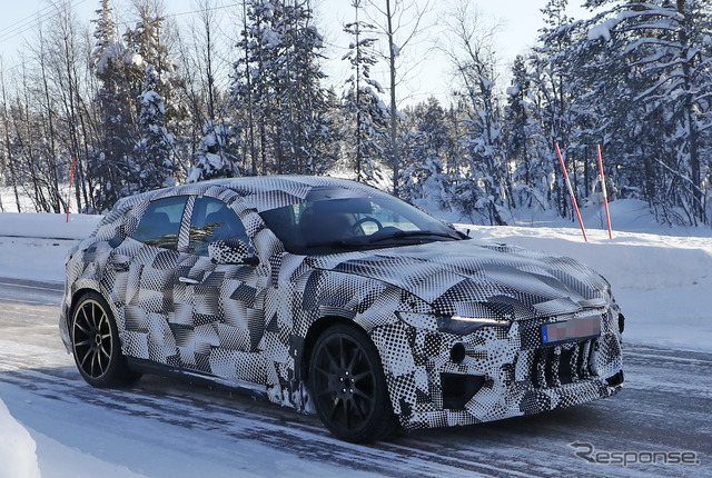 フェラーリ プロサングエ（仮）開発車両（スクープ写真）