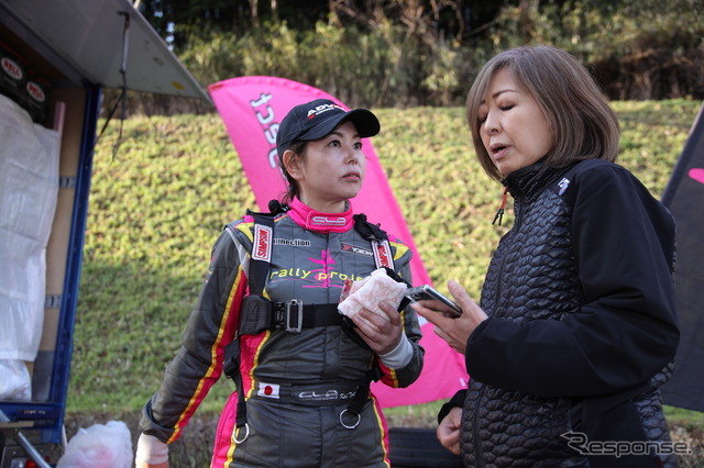 竹岡圭さん(左)と 宮村朋子さん(右)
