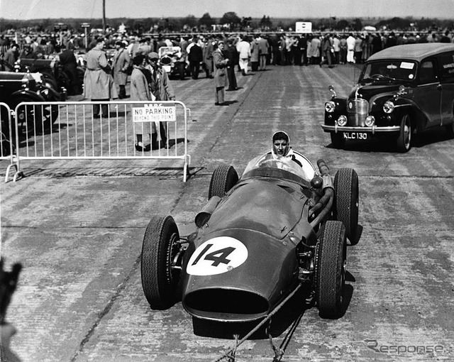 1959年5月、英シルバーストンでのインターナショナル・トロフィ・レースに現れたマリア・テレーザ。