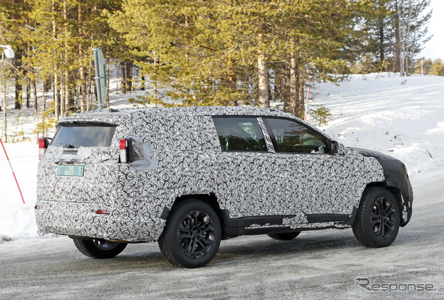 ジープの次世代コンパクトSUV プロトタイプ(スクープ写真)
