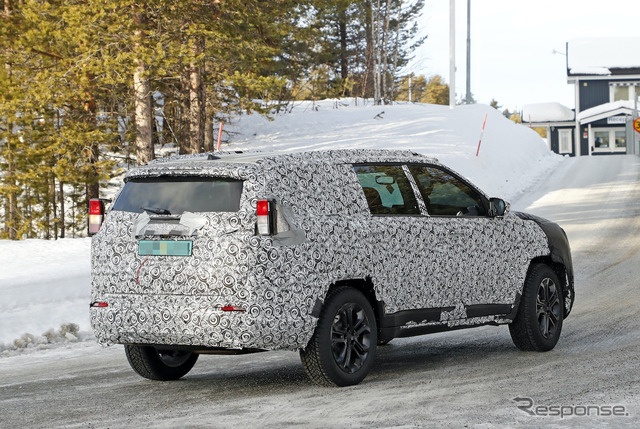 ジープの次世代コンパクトSUV プロトタイプ(スクープ写真)
