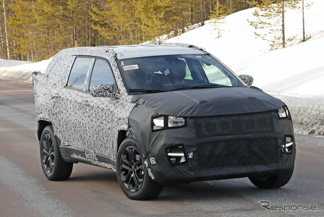 ジープの次世代コンパクトSUV プロトタイプ(スクープ写真)