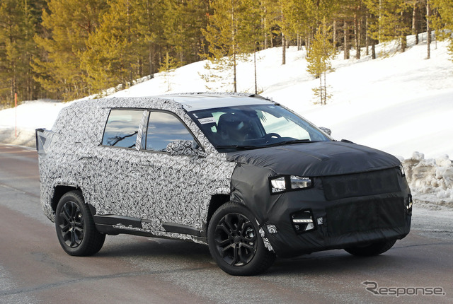 ジープの次世代コンパクトSUV プロトタイプ(スクープ写真)