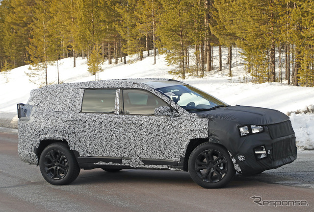 ジープの次世代コンパクトSUV プロトタイプ(スクープ写真)