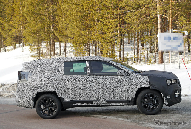 ジープの次世代コンパクトSUV プロトタイプ(スクープ写真)