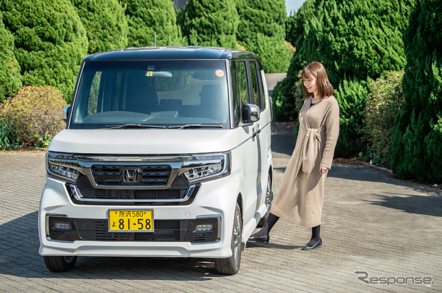 ハンズフリースライドドア(2万9700円、取付アタッチメントとスイッチキット含む)