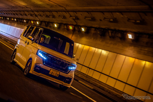 ホンダ N-BOX Custom (ホンダアクセス 純正アクセサリー装着車)