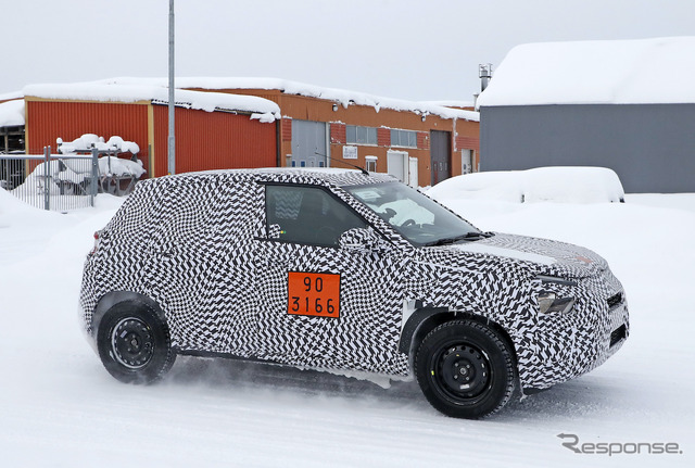 シトロエン C3ベースのクロスオーバーSUV(スクープ写真)