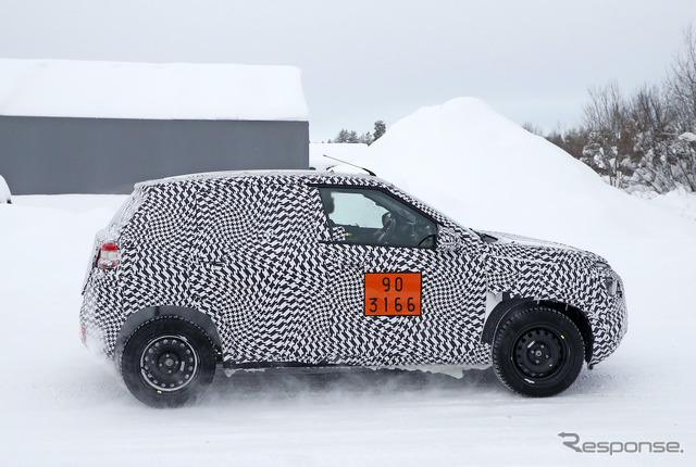 シトロエン C3ベースのクロスオーバーSUV(スクープ写真)