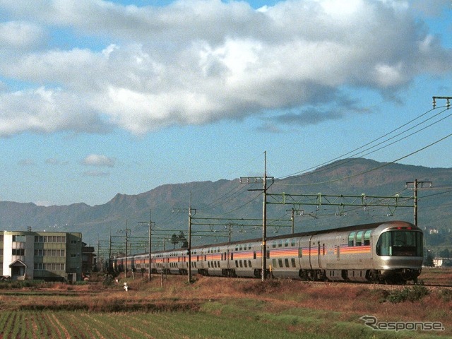『TRAIN SUITE 四季島』とともに東北6県周遊列車に登場する『カシオペア』。