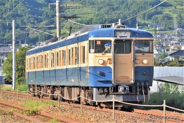 7月に引退するS26編成（しなの鉄道線・テクノさかき～坂城間）