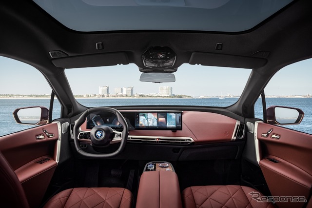 「BMWオペレーティングシステム8」を最初に搭載するBMW iX のインテリア