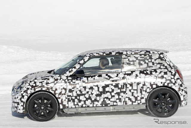 MINI 次世代型 プロトタイプ(スクープ写真)