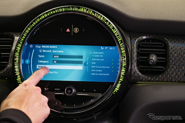 MINI ハッチバック 改良新型の新OS採用の8.8インチカラーディスプレイ