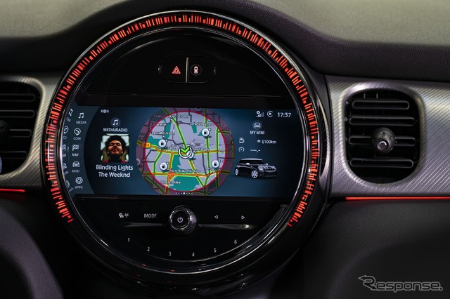 MINI ハッチバック 改良新型の新OS採用の8.8インチカラーディスプレイ